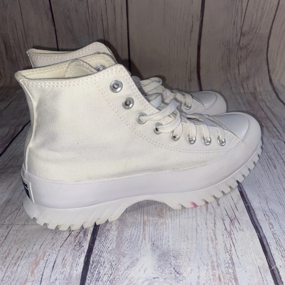 Converse Chuck Taylor All Star Womens High Top Shoes Lugged White 9 Platform